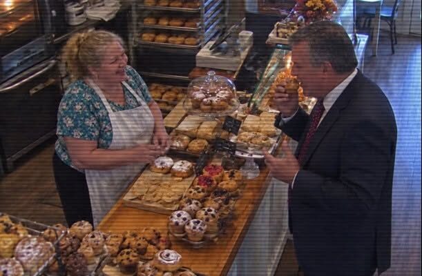 My Husband Called My Bakery a “Hobby” in Front of His Family. The Next Morning, His Boss Walked Through My…