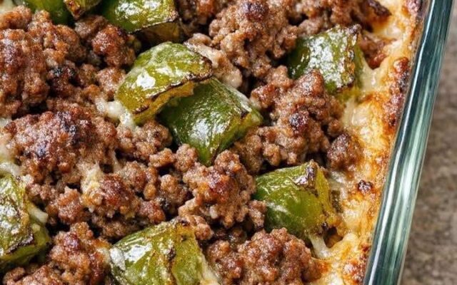Oven-Baked 4-Ingredient Amish Beef & Bell Pepper Bake