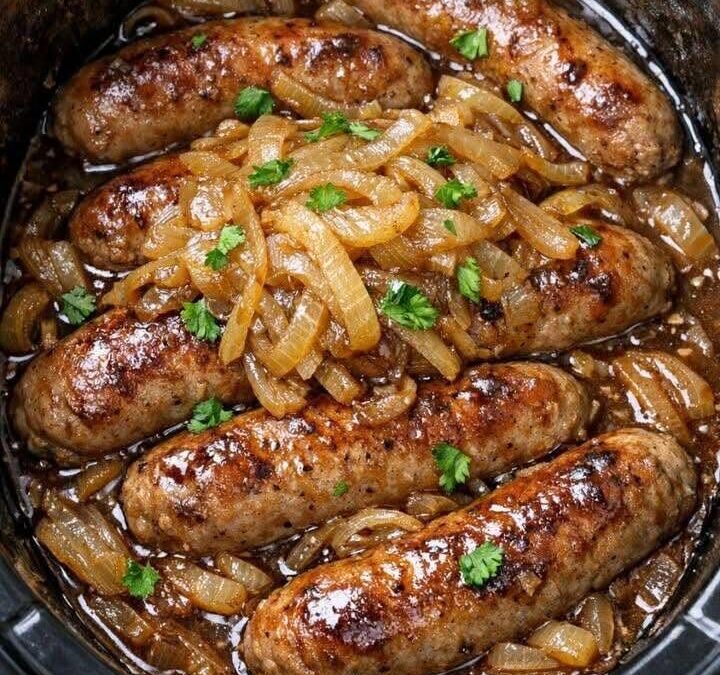 Slow Cooker Beer Brats with Onions
