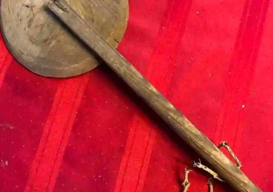 Can You Identify This Forgotten Relic of the Past? The Wooden Traveler’s Measuring Wheel – A Story Woven in Wood…